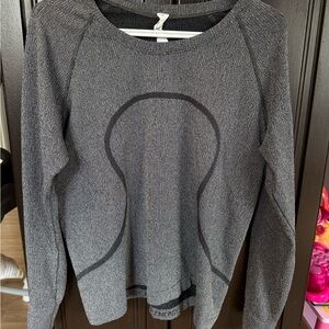 Lululemon top
